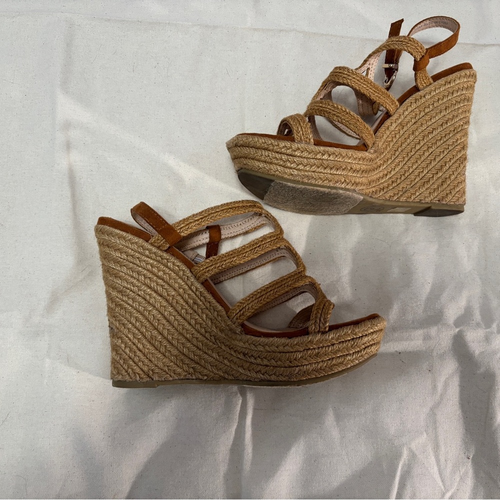 Chinese Laundry Tan Wedge Sandals
